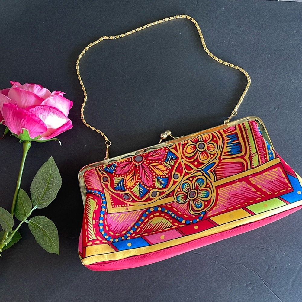Brand New!! Floral Kiss Lock Purse